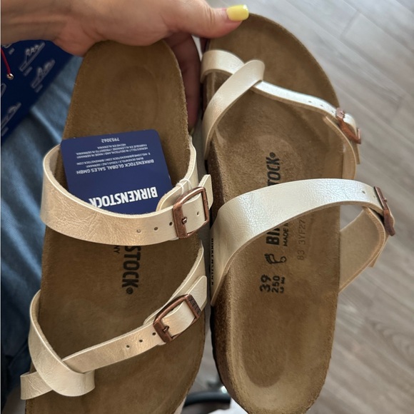 Birkenstock Sandles white pearl. New in box - Picture 3 of 6
